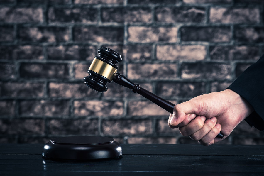 上海劳动纠纷律师视角：劳动仲裁与诉讼之异同剖析