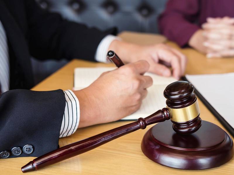 上海劳动合同律师解读：入职一个月没签劳动合同的赔偿问题