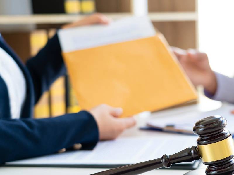 劳动争议仲裁期间上班与否的法理与实践考量——上海劳动纠纷律师视角